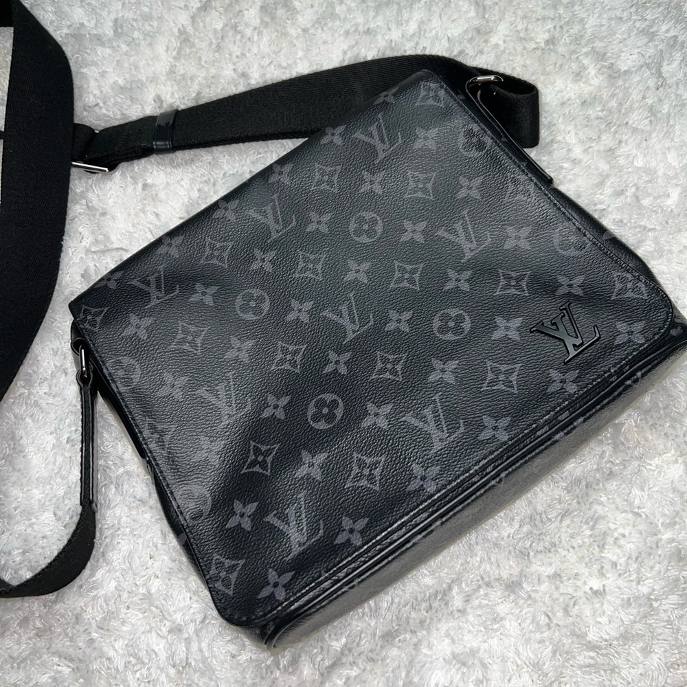 Louis Vuitton District Messenger Bag Monogram Eclipse Canvas PM black